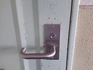 玄関ドアの鍵