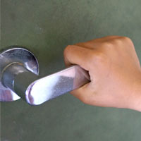 錠前の名称 ドアノブ レバーハンドルはトイレや玄関に使用される錠前